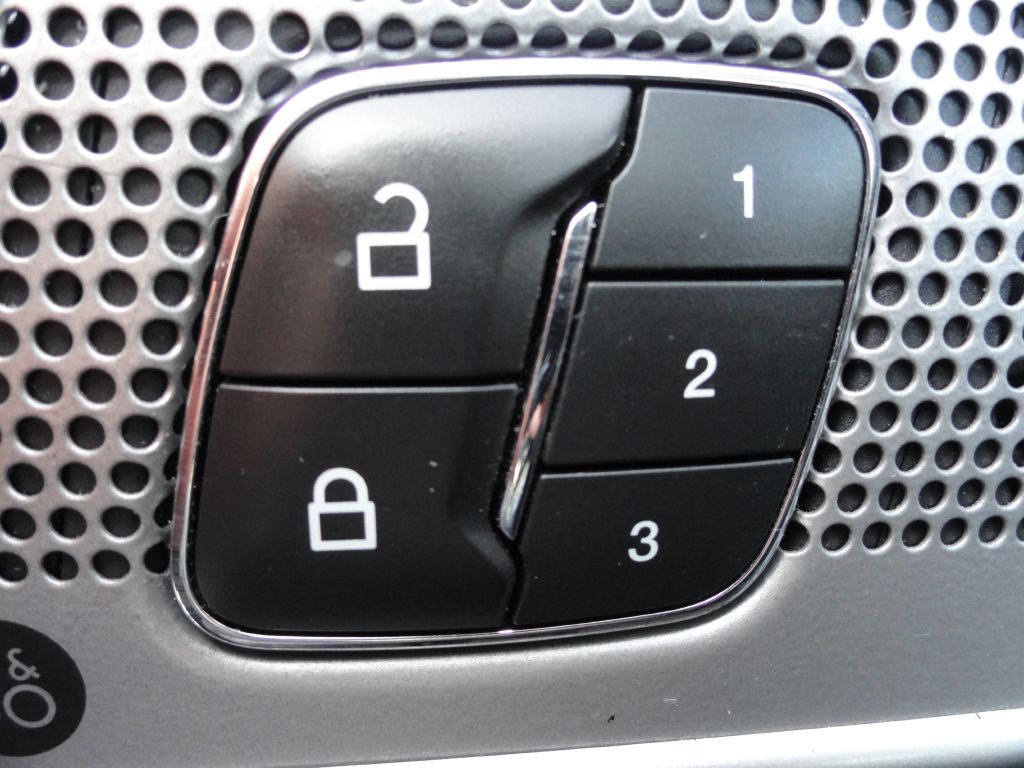Photo 30 of this FORD EXPLORER