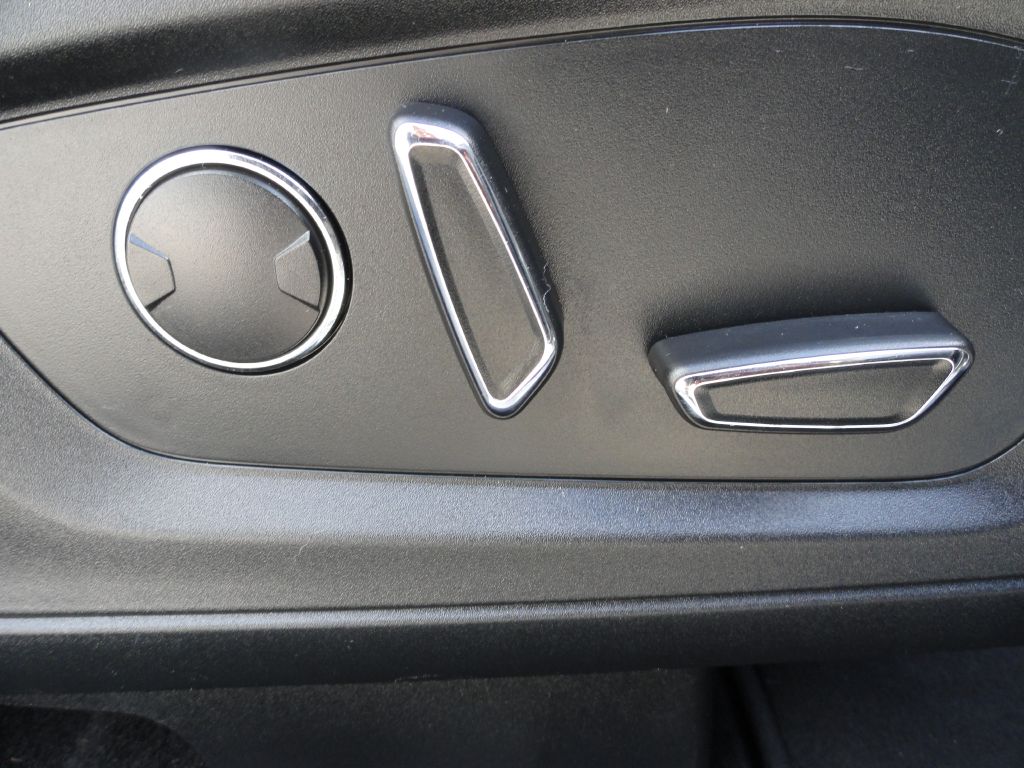 Photo 33 of this FORD EXPLORER