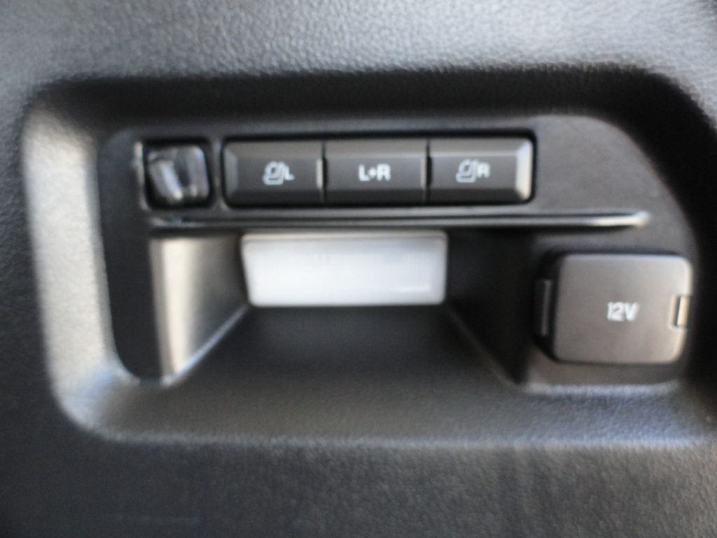Photo 38 of this FORD EXPLORER