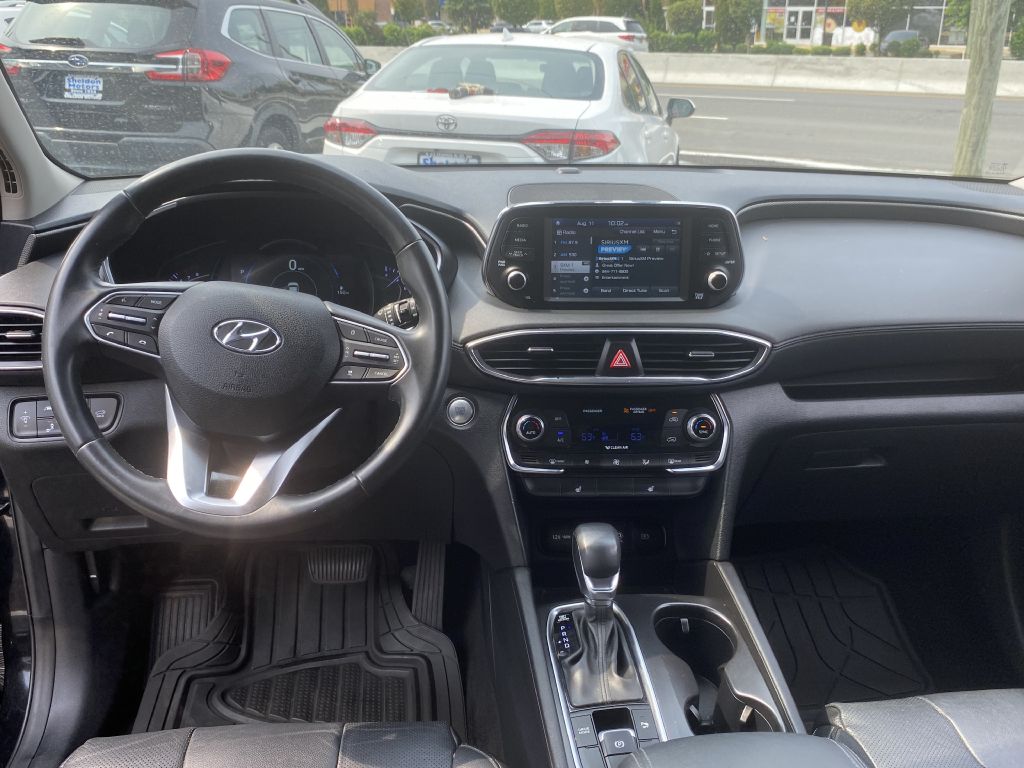 Photo 13 of this HYUNDAI SANTA FE