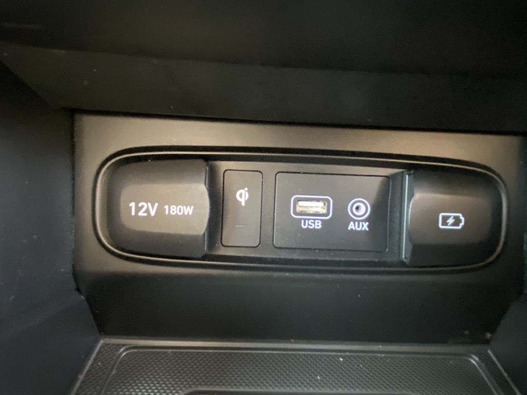 Photo 20 of this HYUNDAI SANTA FE