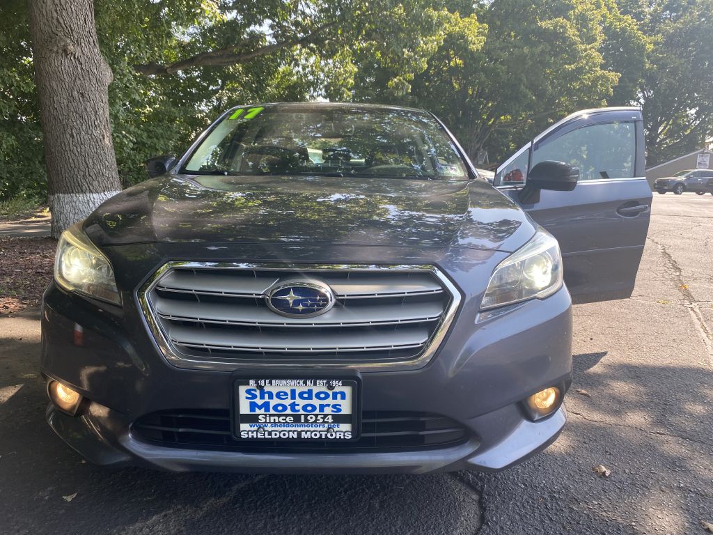 Photo 3 of this SUBARU LEGACY LTD AWD