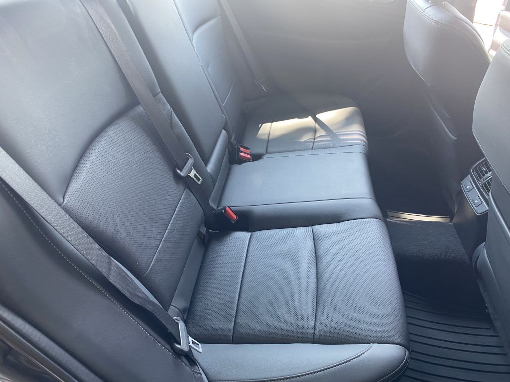 Photo 11 of this SUBARU LEGACY LTD AWD