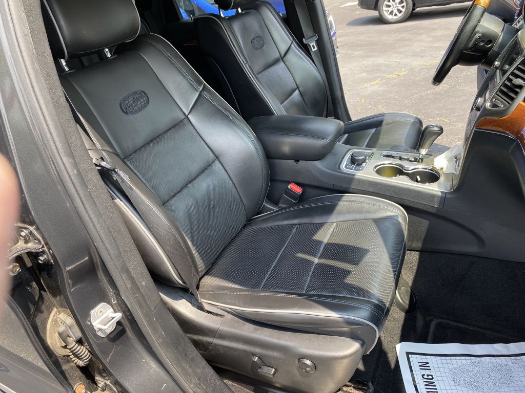 JEEP GRAND CHEROKEE 2011 JEEP GRAND CHEROKEE 1J4RR6GT4BC564939
