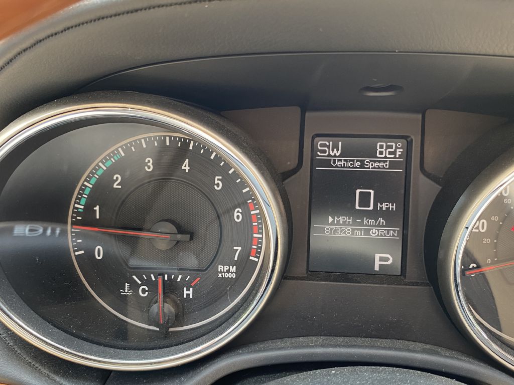 JEEP GRAND CHEROKEE 2011 JEEP GRAND CHEROKEE 1J4RR6GT4BC564939