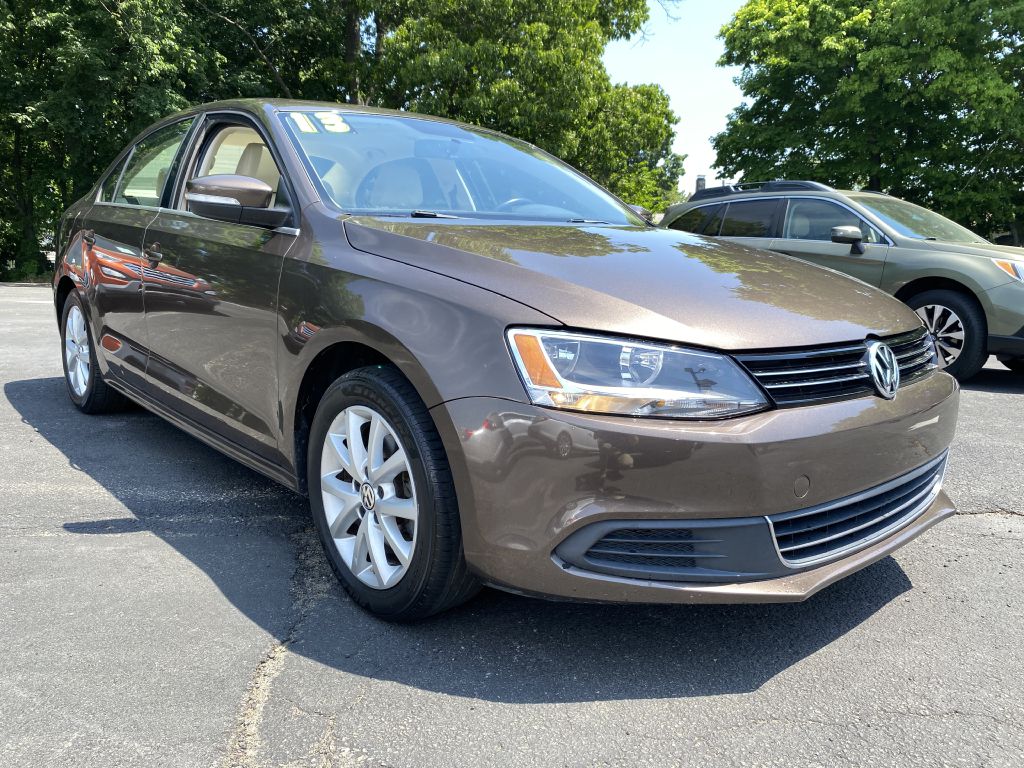Photo 2 of this VOLKSWAGEN JETTA SE
