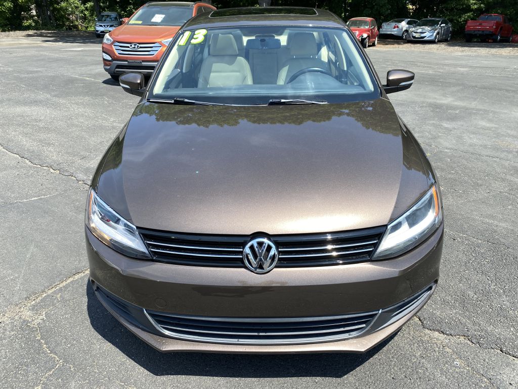 Photo 3 of this VOLKSWAGEN JETTA SE
