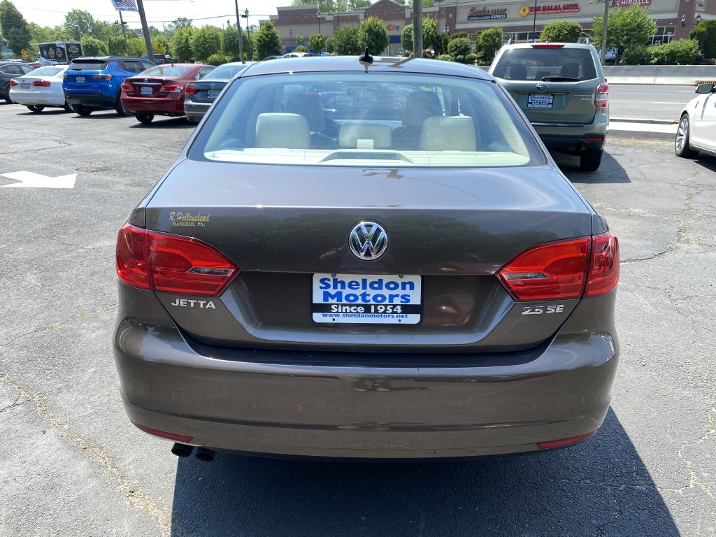 Photo 4 of this VOLKSWAGEN JETTA SE