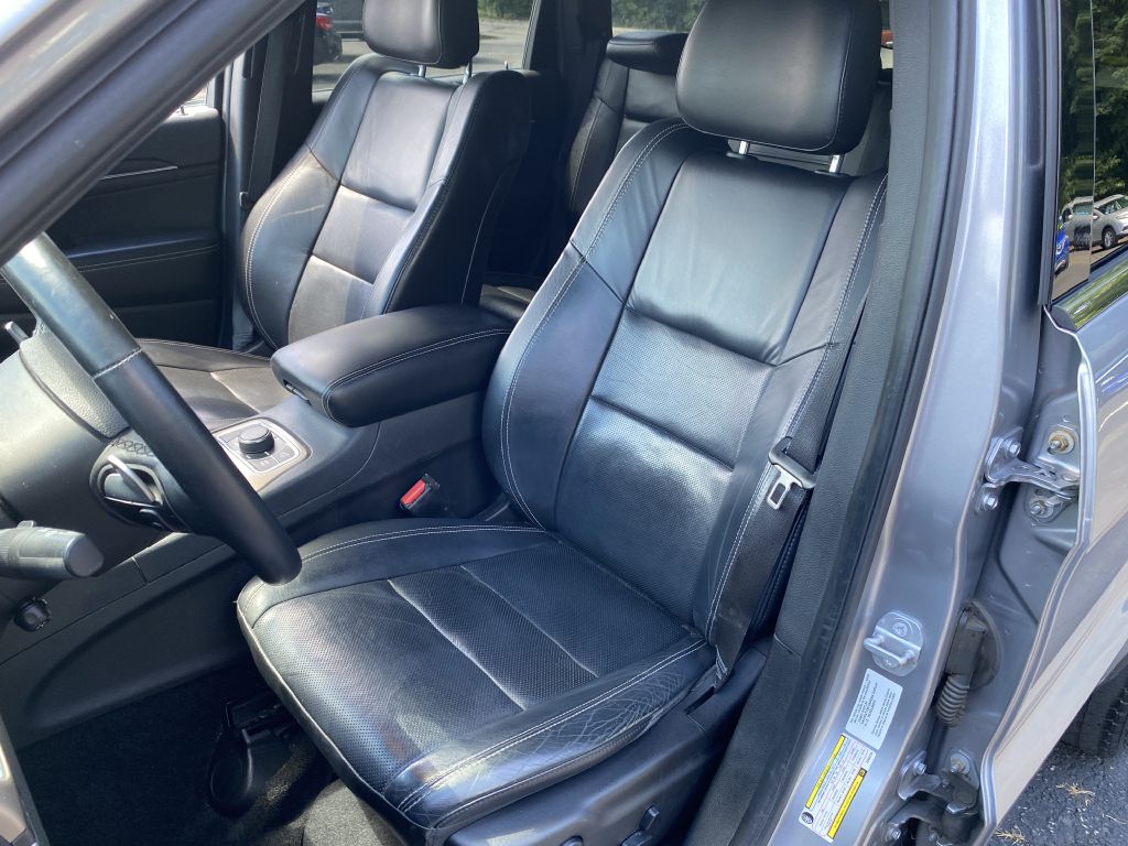 Photo 10 of this JEEP GRAND CHEROKEE