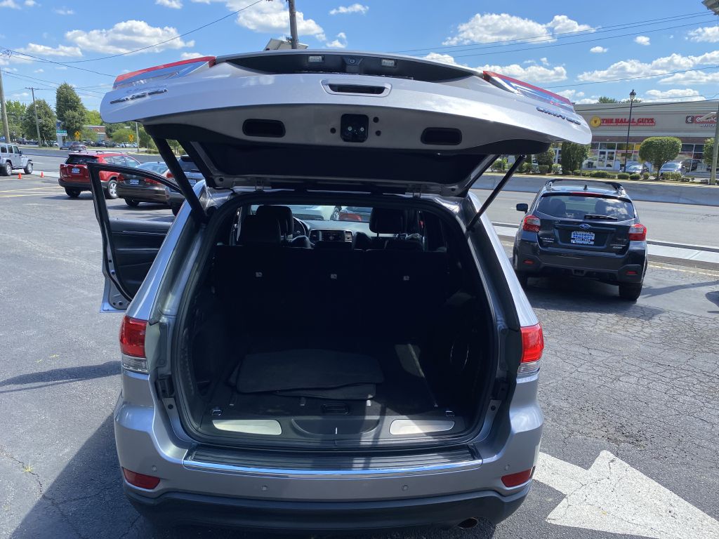 Photo 12 of this JEEP GRAND CHEROKEE