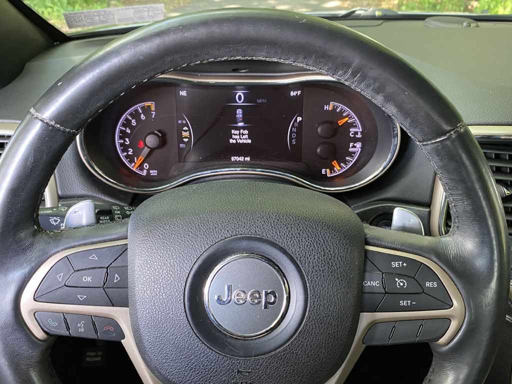 Photo 18 of this JEEP GRAND CHEROKEE