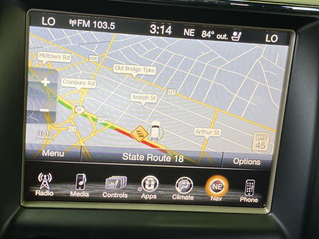 Photo 21 of this JEEP GRAND CHEROKEE