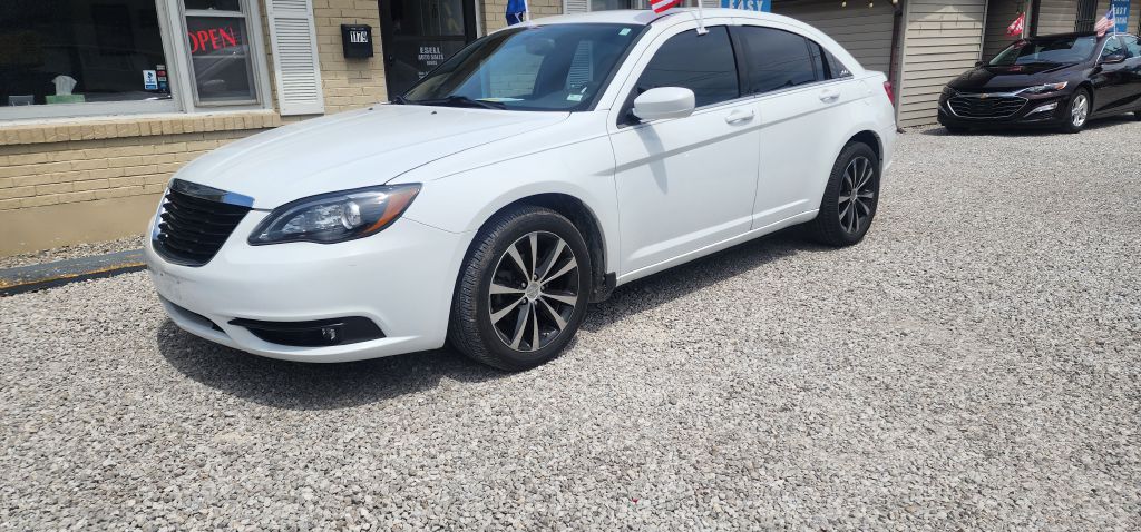 View vehicle photo 4
