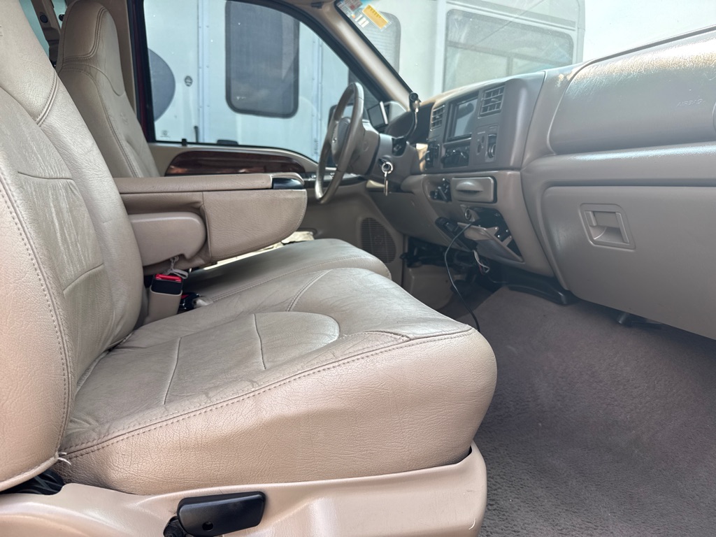Photo 8 of this FORD F250
