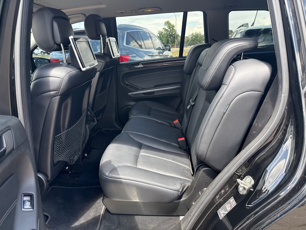 Photo 9 of this MERCEDES-BENZ GL