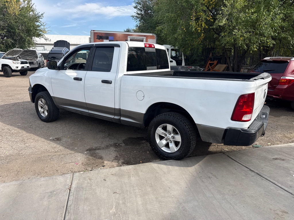 Photo 2 of this DODGE RAM 1500