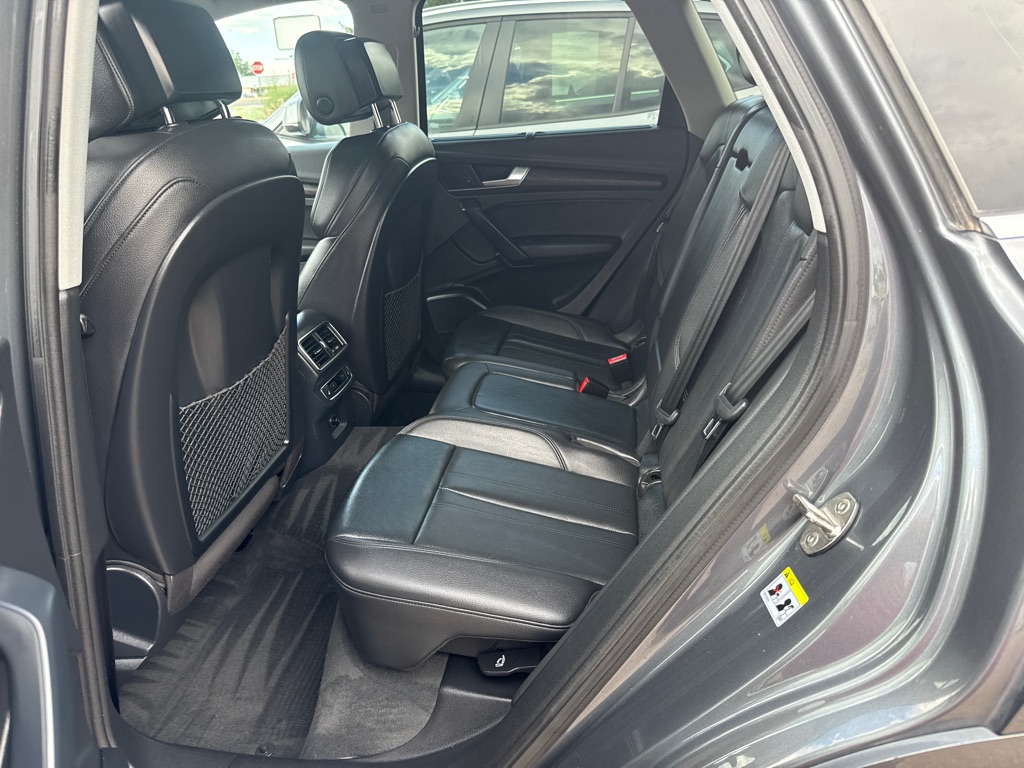 Photo 14 of this AUDI Q5