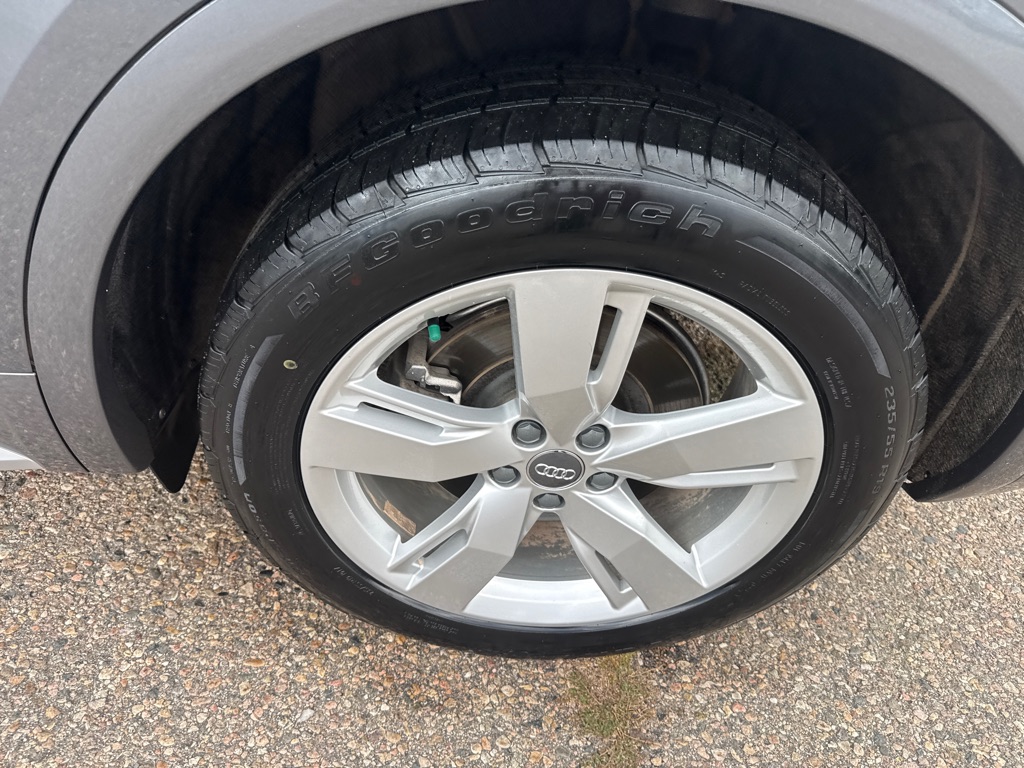 Photo 11 of this AUDI Q5