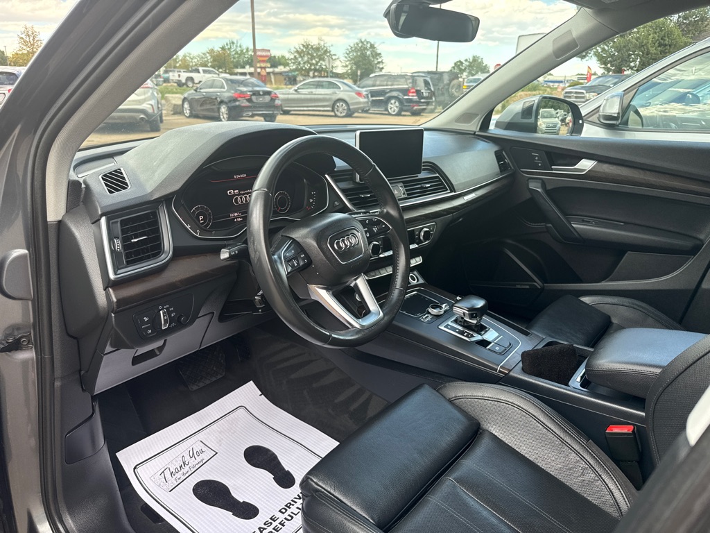 Photo 13 of this AUDI Q5