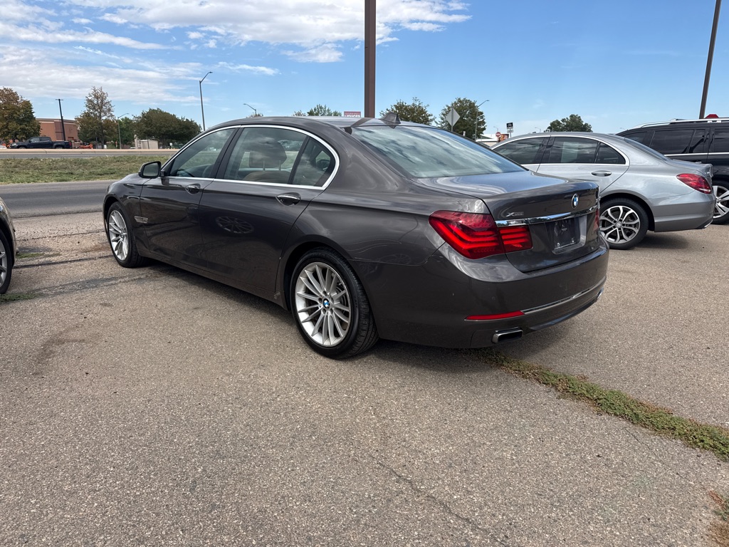Photo 2 of this BMW 750