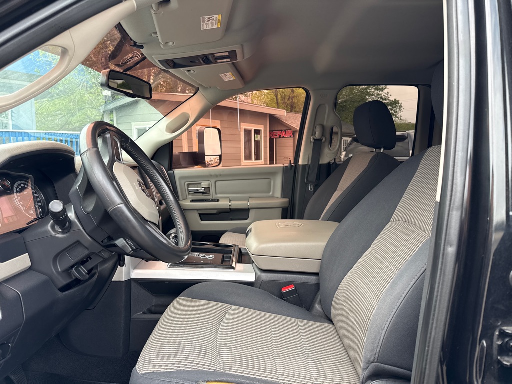 Photo 9 of this DODGE RAM 1500
