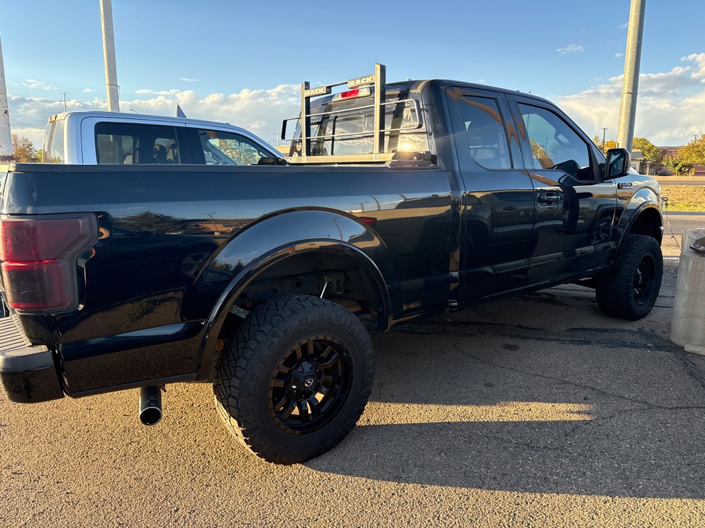 Photo 4 of this FORD F150