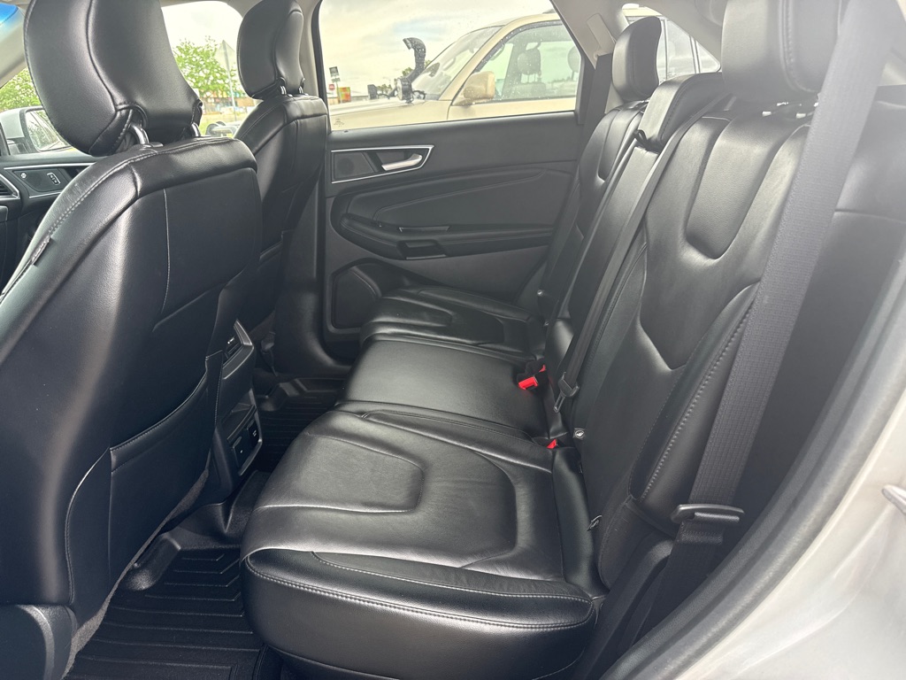 Photo 11 of this FORD EDGE