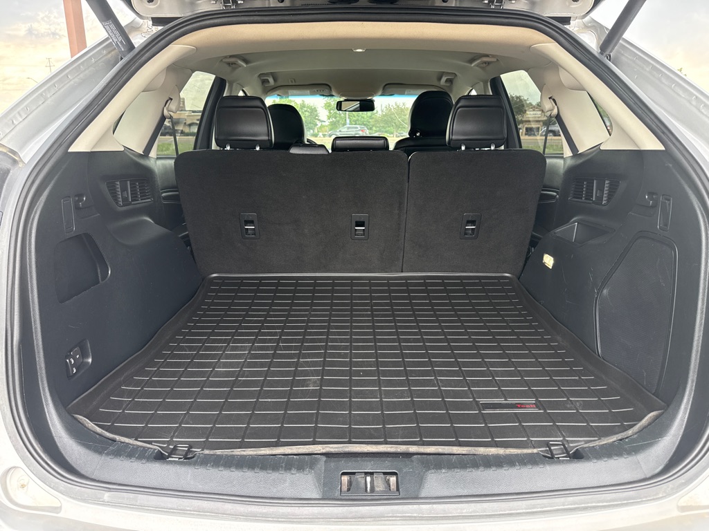 Photo 7 of this FORD EDGE