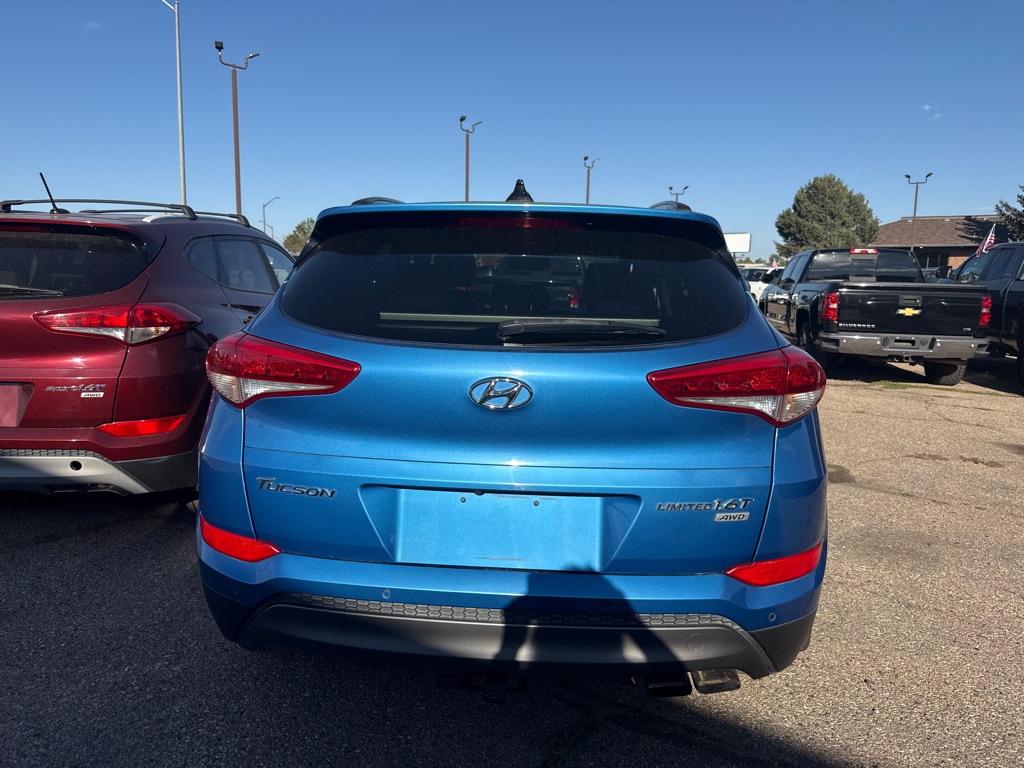 Photo 8 of this HYUNDAI TUCSON
