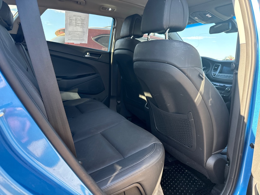 Photo 9 of this HYUNDAI TUCSON