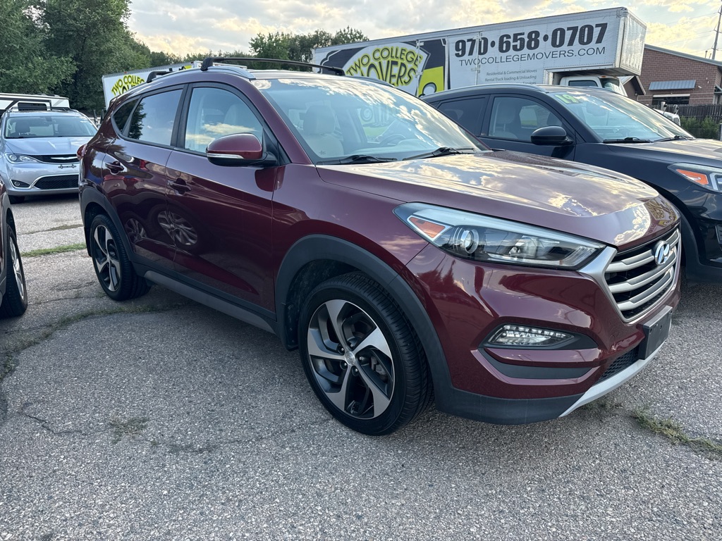 Photo 3 of this HYUNDAI TUCSON