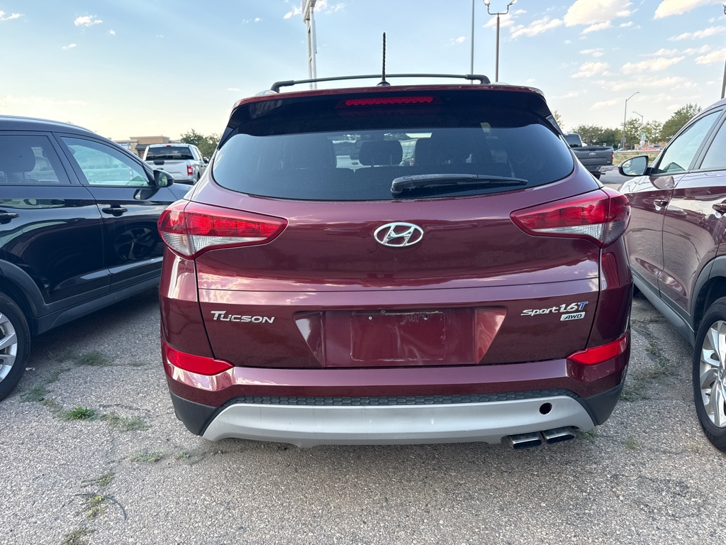 Photo 5 of this HYUNDAI TUCSON