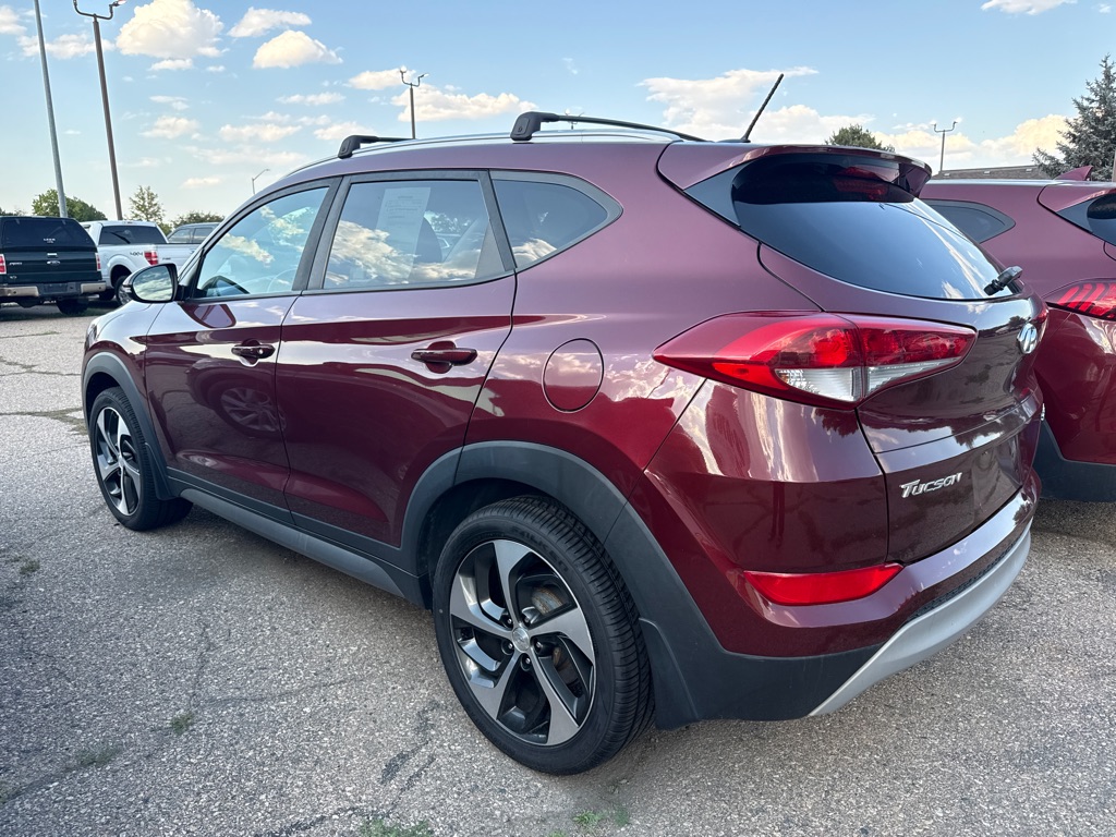 Photo 6 of this HYUNDAI TUCSON