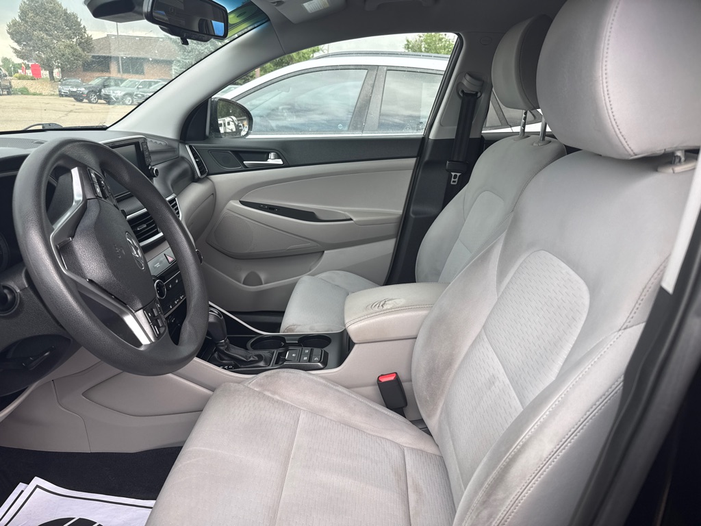 Photo 10 of this HYUNDAI TUCSON