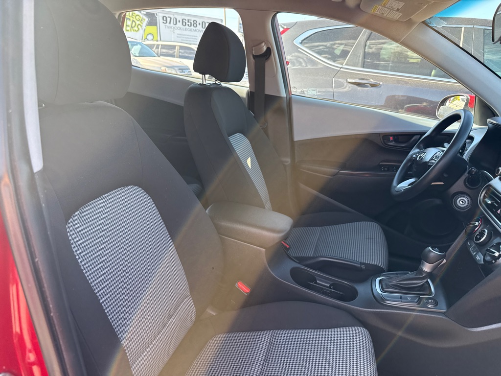 Photo 10 of this HYUNDAI KONA
