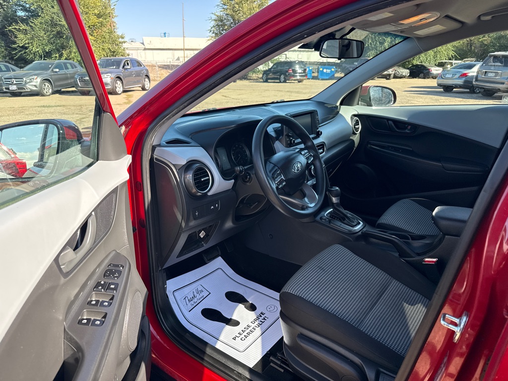 Photo 13 of this HYUNDAI KONA
