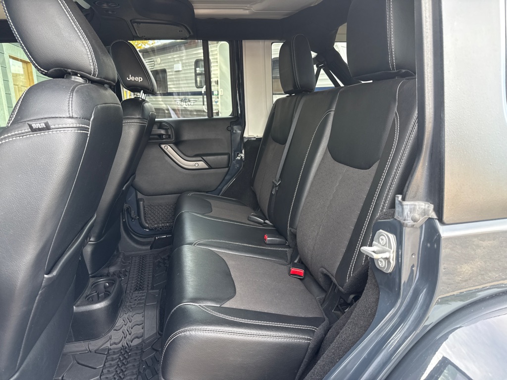 Photo 9 of this JEEP WRANGLER UNLIMI