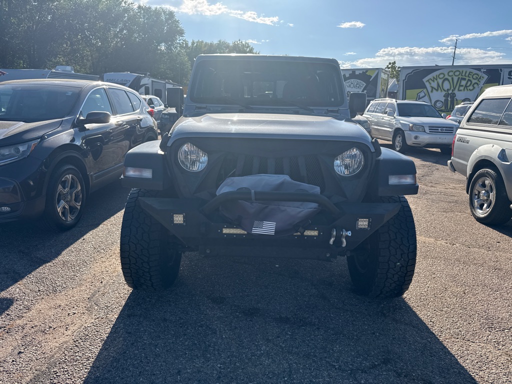 Photo 2 of this JEEP GLADIATOR