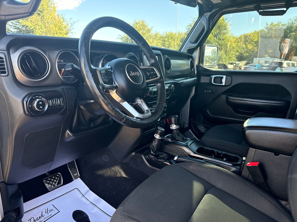 Photo 9 of this JEEP GLADIATOR