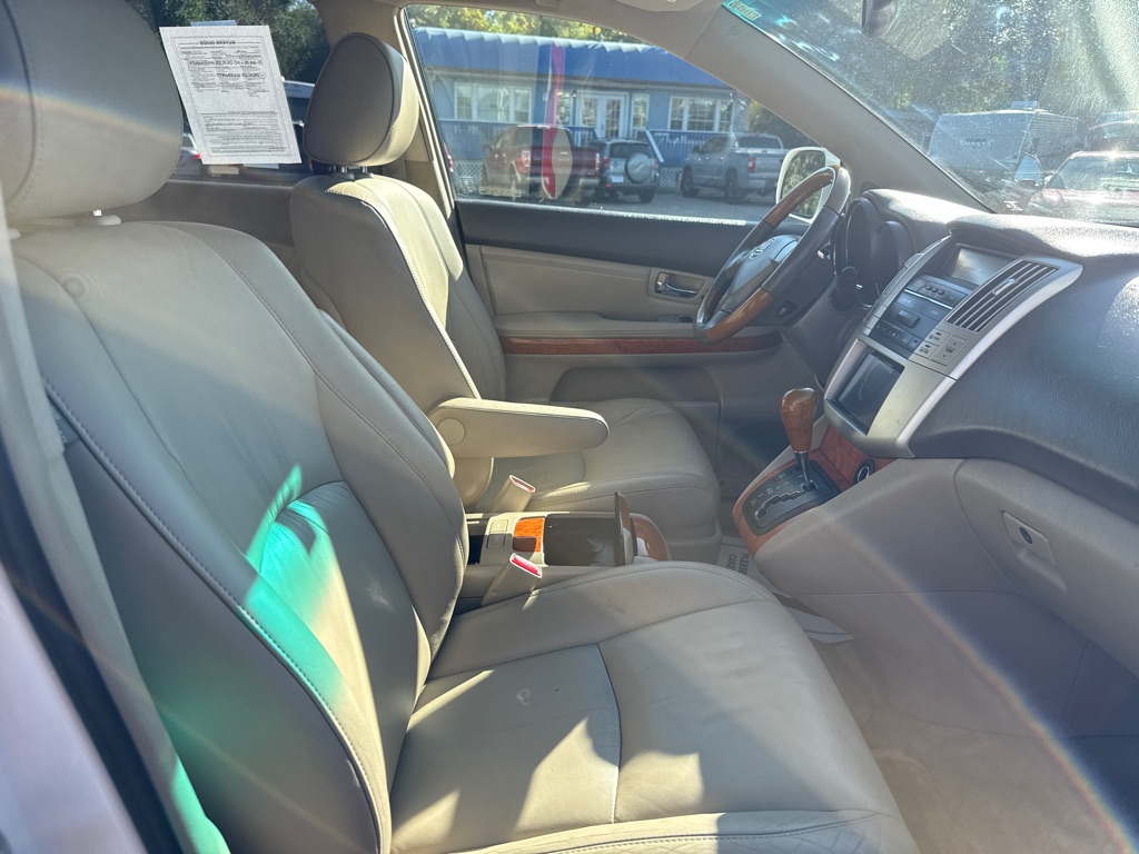 Photo 9 of this LEXUS RX