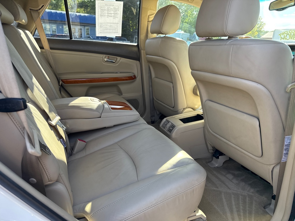 Photo 7 of this LEXUS RX