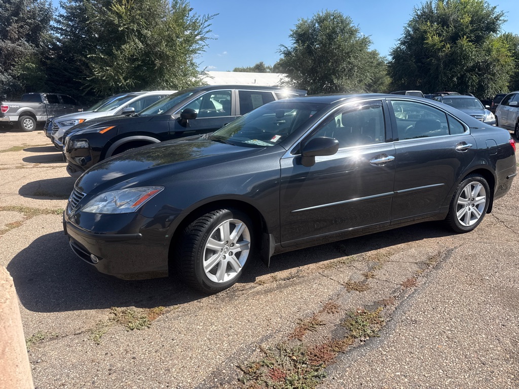 Photo 2 of this LEXUS ES