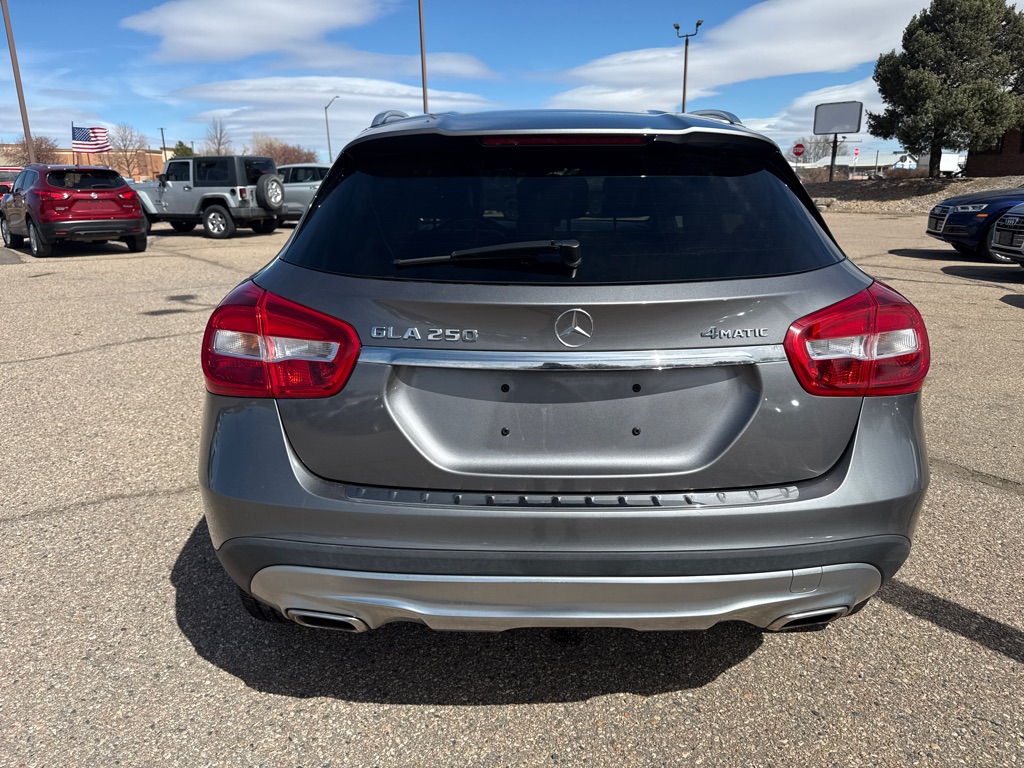 Photo 5 of this MERCEDES-BENZ GLA