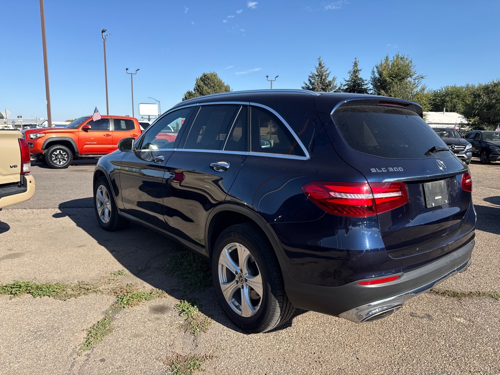 Photo 9 of this MERCEDES-BENZ GLC