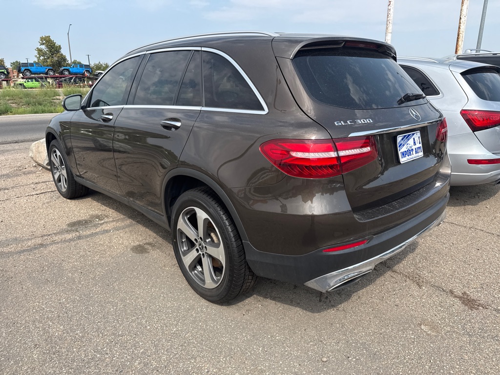Photo 6 of this MERCEDES-BENZ GLC