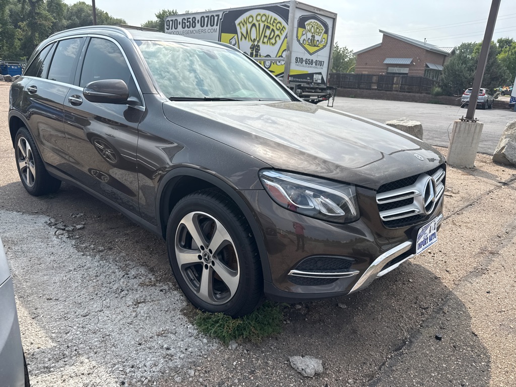 Photo 3 of this MERCEDES-BENZ GLC