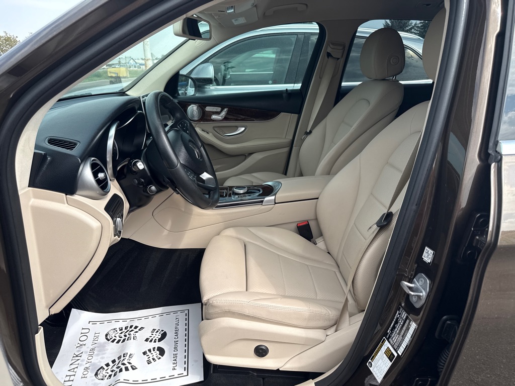 Photo 7 of this MERCEDES-BENZ GLC