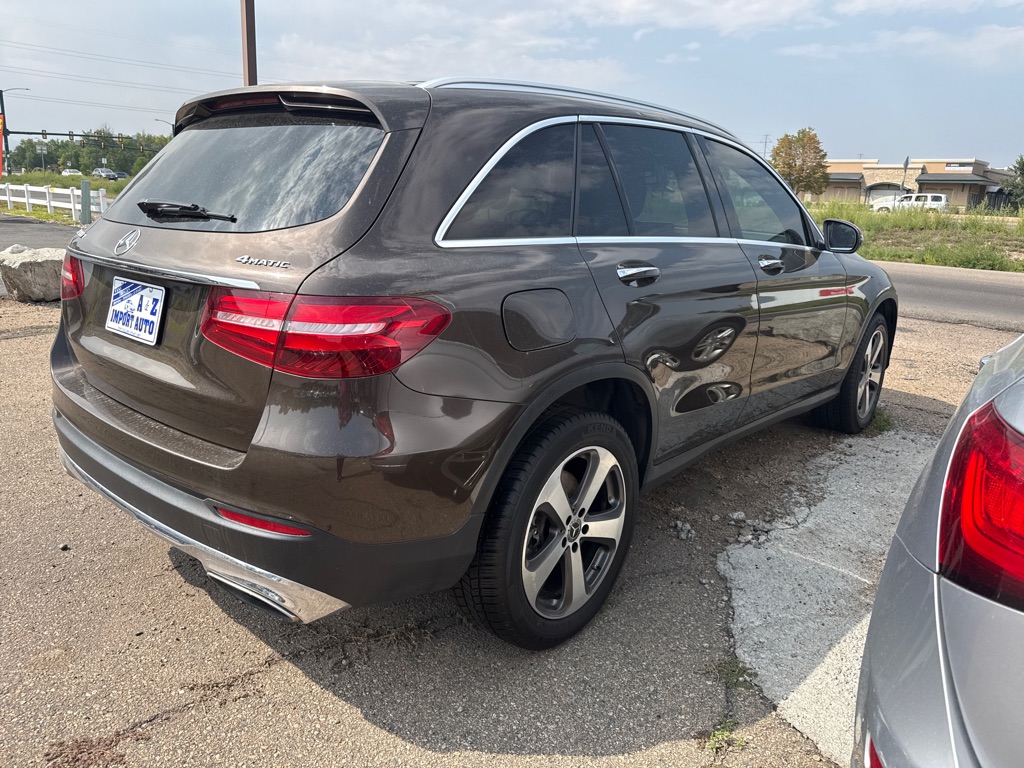 Photo 4 of this MERCEDES-BENZ GLC