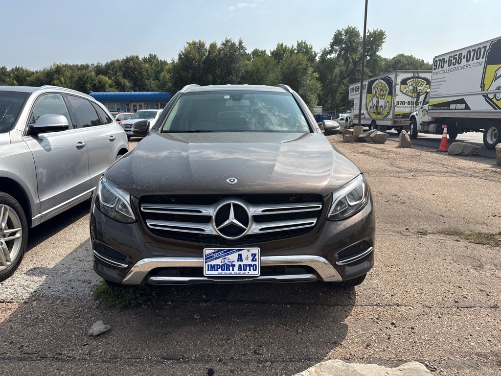 Photo 2 of this MERCEDES-BENZ GLC