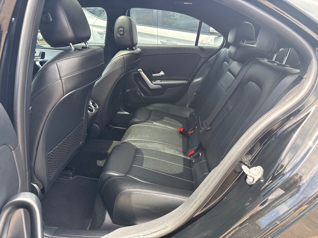 Photo 9 of this MERCEDES-BENZ A